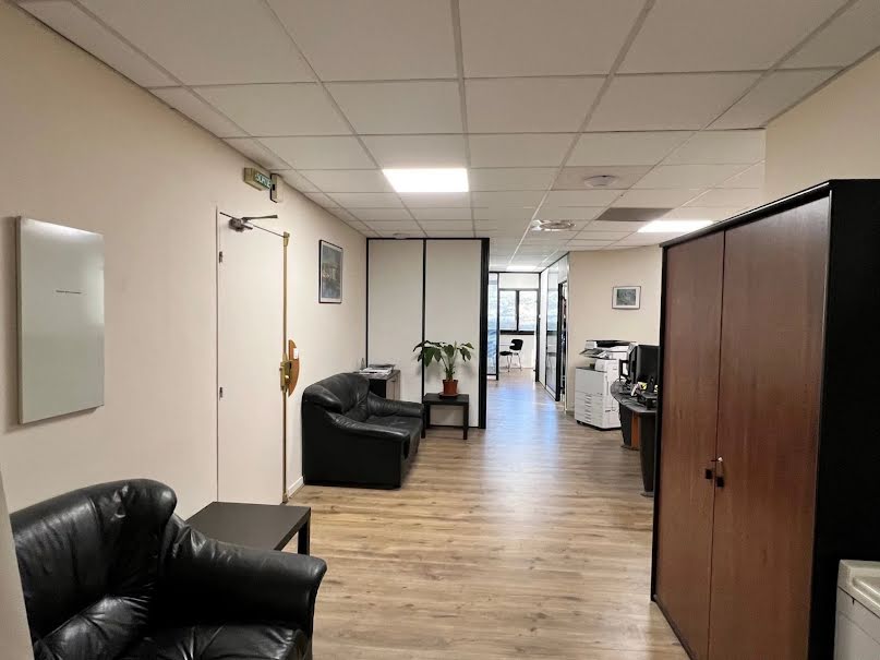 Vente locaux professionnels  340 m² à Aix-en-Provence (13090), 1 231 000 €