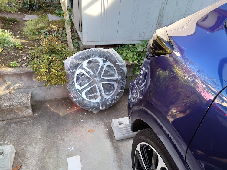 ヴェゼルのおこげさんが投稿したカスタム事例の投稿画像1枚目