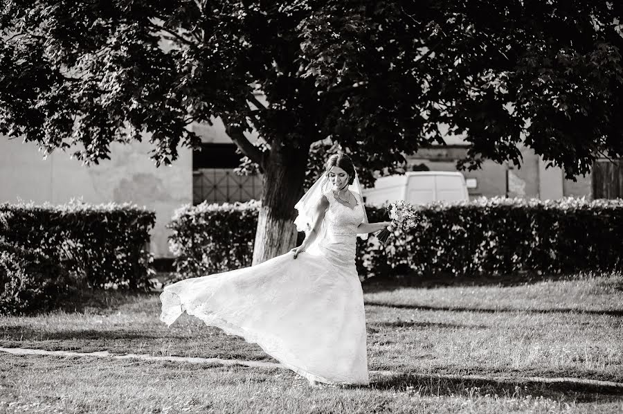 Wedding photographer Vadim Kostyuchenko (sharovar). Photo of 20 November 2017