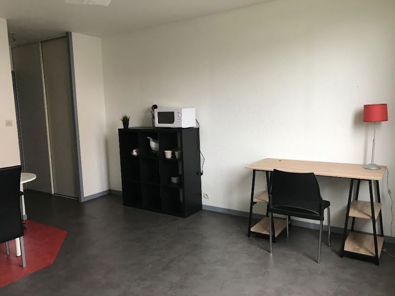 Location meublée appartement 1 pièce 23 m² à Limoges (87000), 370 €