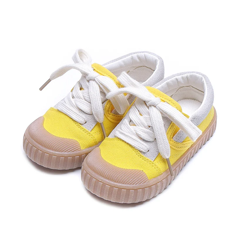 Baskets enfants respirantes à semelle souple, mode et décontractées. Chaussures de sport confortables, idéales pour les enfants actifs.