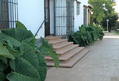 Maison avec piscine et jardin 2