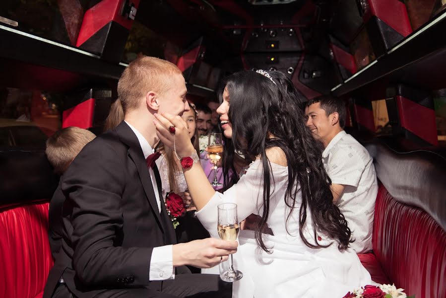 Jurufoto perkahwinan Aleksandra Sharova (vnebesolnce). Foto pada 13 Julai 2015