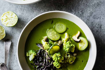 Green Noodle Soup with Coconut Lemongrass Broth {vegan}