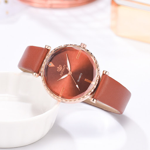 Title 20, Classic quartz watch female watch bracelet comb...