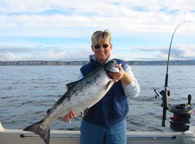 Alaska Chicks LOVE to Fish!