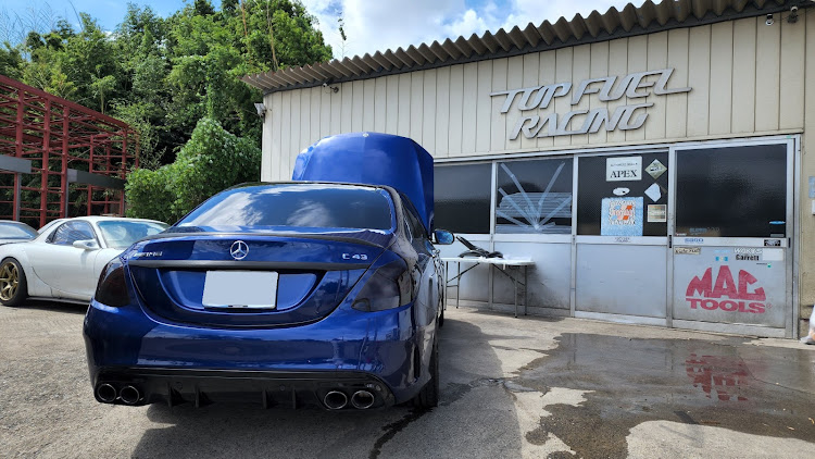 Cクラス セダンのTuning Factory ZERO・AMG・カスタム・Modal Works・エアクリーナー交換に関するカスタム事例の投稿画像1枚目