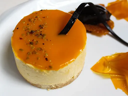 Vegan Mango Cheesecake (Slice)