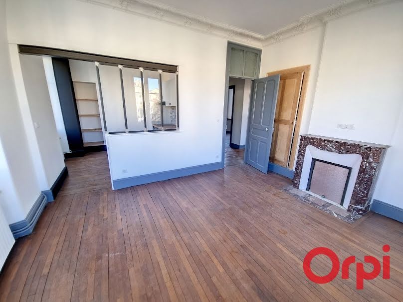 Location  appartement 3 pièces 82 m² à Vandoeuvre-les-nancy (54500), 860 €