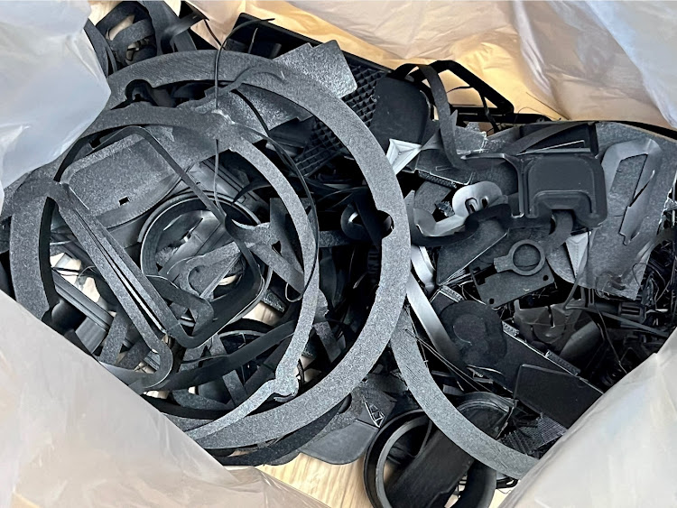 アクティトラックの3Dモデリング・ベッドライト作成中・家族ドライブ・長野は広い・DIYに関するカスタム事例の投稿画像6枚目