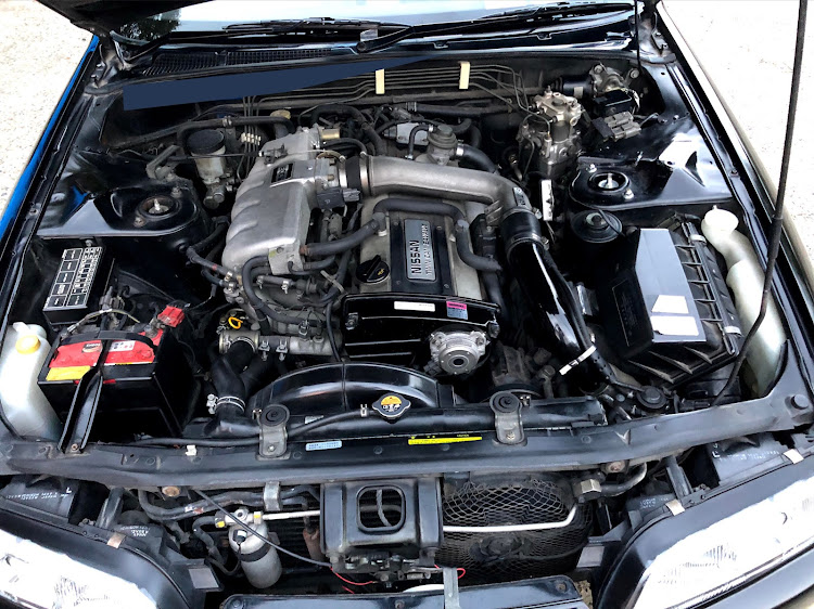 スカイラインのRを嗜む💕・残暑お見舞い申し上げます・アーッスすんごいこれ🤣に関するカスタム事例の投稿画像1枚目