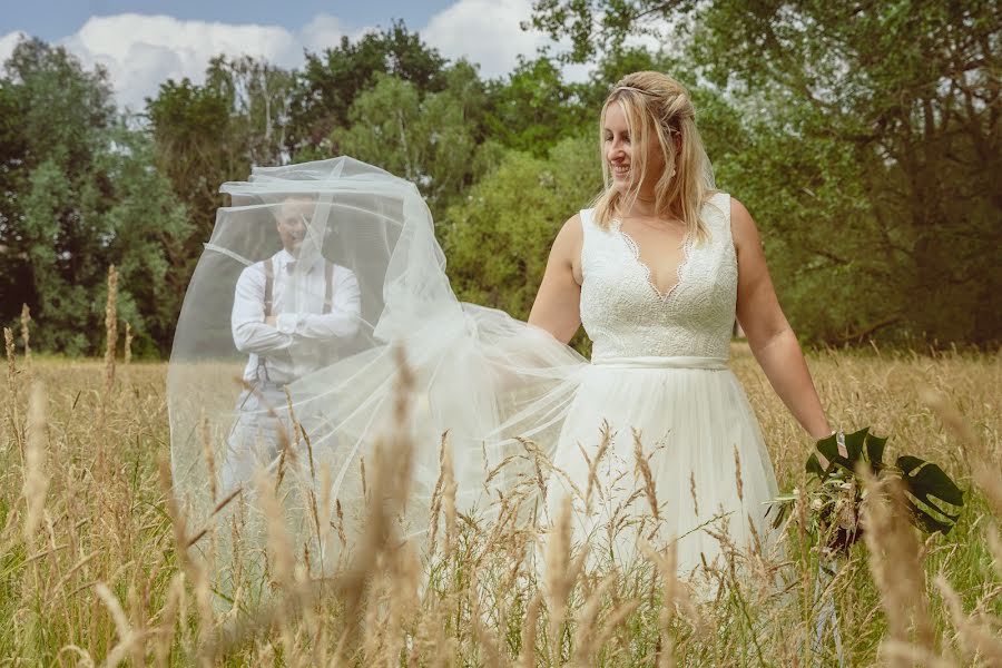 Fotógrafo de casamento Radja Gios (radja). Foto de 6 de janeiro 2020