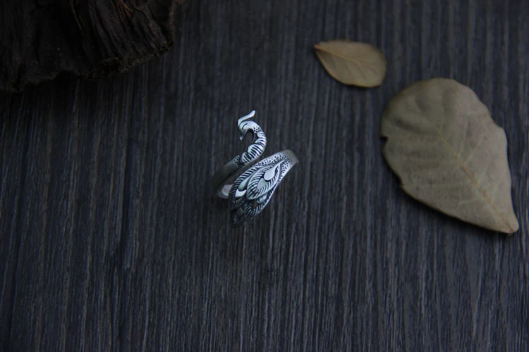 Vintage ring met pauwenmotief voor dames, een temperamentvol sieraad. Deze ring voegt een vleugje elegantie en uniekheid toe aan je look.