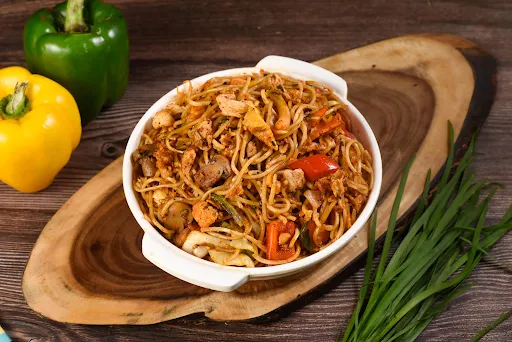 Shanghai Chicken Hakka Noodles