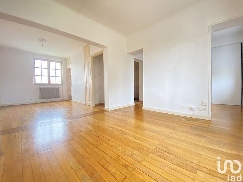 Location  appartement 5 pièces 117 m² à Paray-le-Monial (71600), 760 €