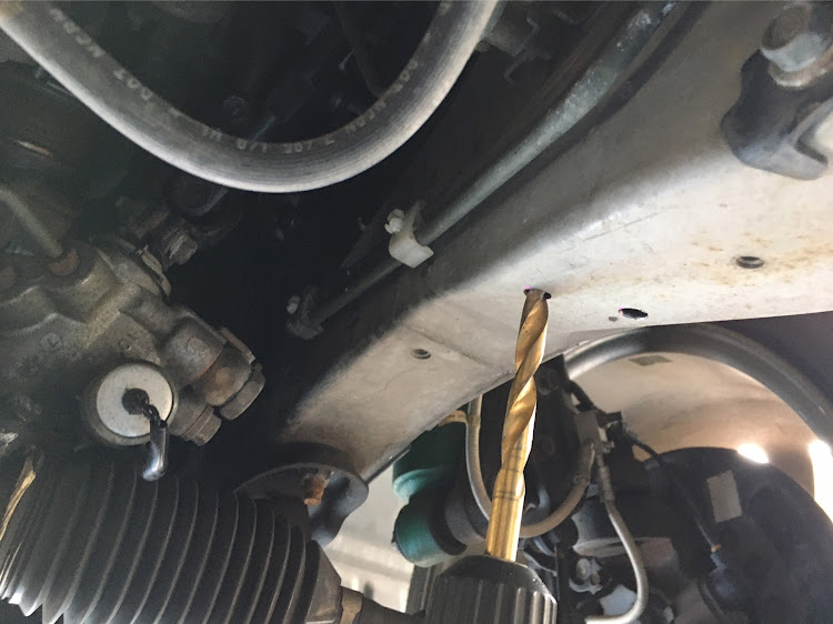 スカイラインのDIY・うぐいすライン・剛性UP・自粛生活・ブレースバーに関するカスタム事例の投稿画像4枚目