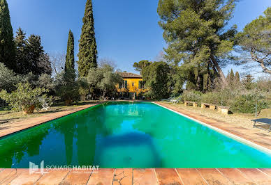 Propriété avec piscine et jardin 5