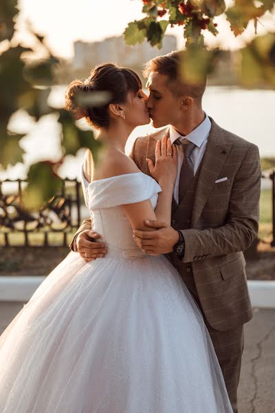 Fotografo di matrimoni Alena Shemyakova (elenshemyakova). Foto del 23 settembre 2021