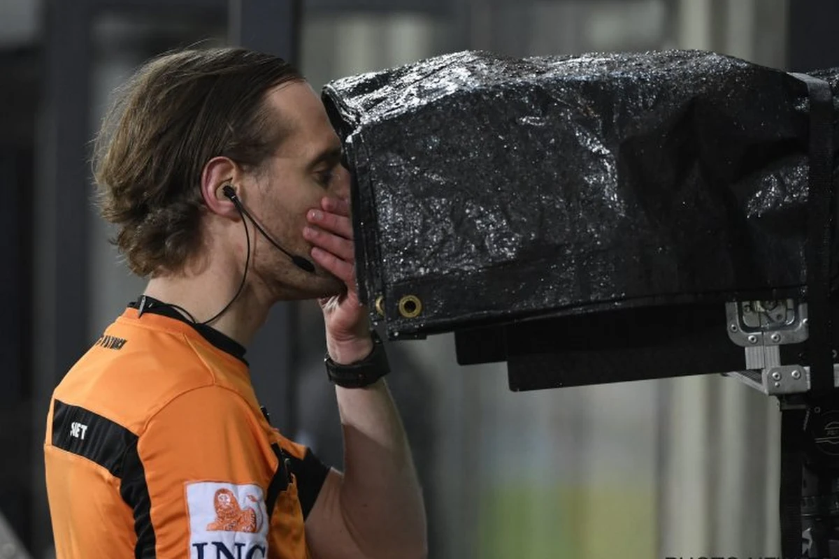 Scheidsrechtersbaas reageert op plan Pro League: "Drie videorefs dit weekend is onmogelijk"