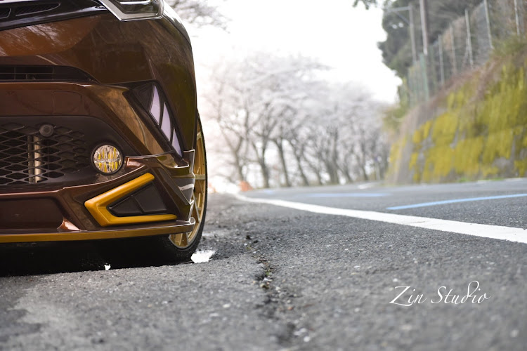 C-HRの🌸さくらを撮る会🌸・桜と愛車・超早起き朝活📷・たくさんのいいね&コメントありがとうございます🤗・pickUpCarsに選ばれたいに関するカスタム事例の投稿画像4枚目