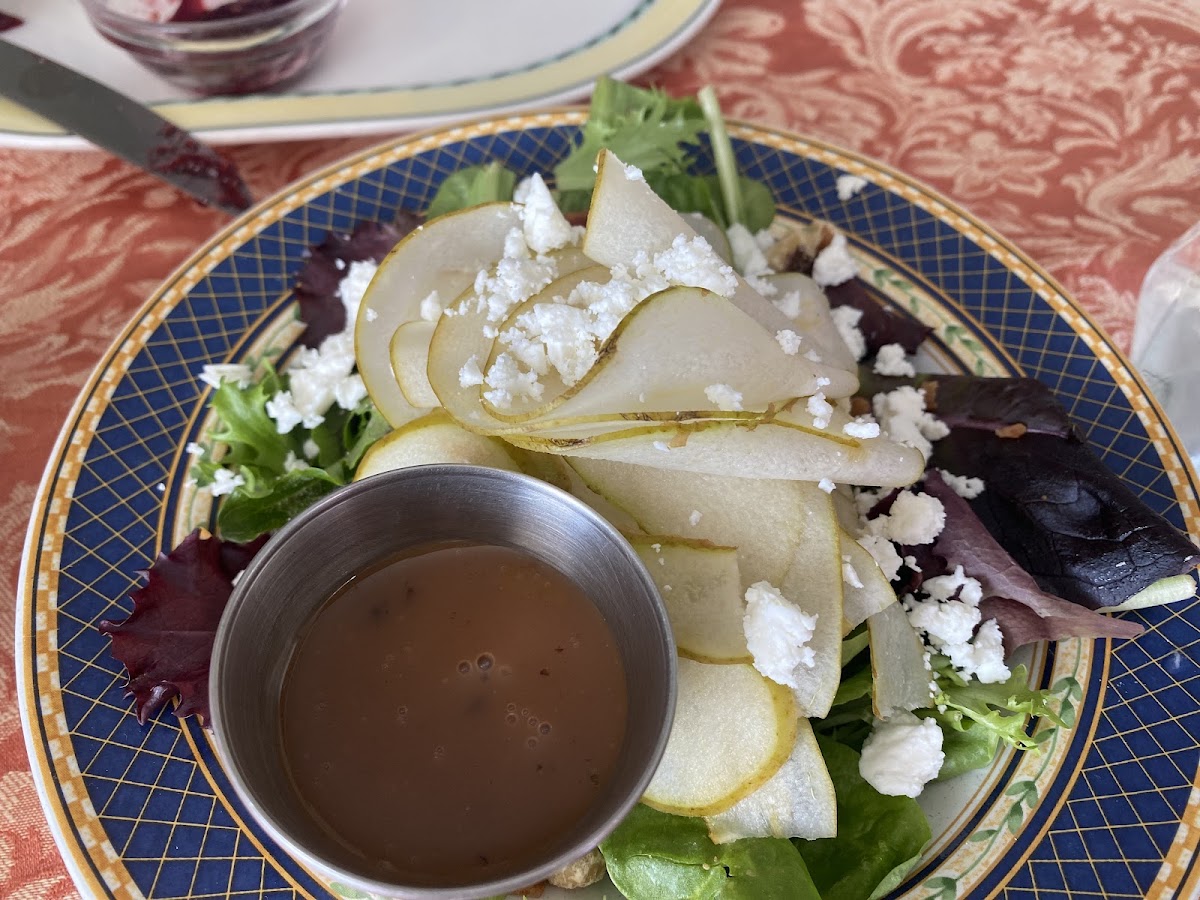 Pear salad