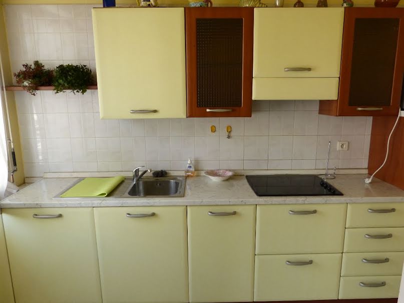 Location meublée appartement 3 pièces 82 m² à Nice (06000), 1 070 €