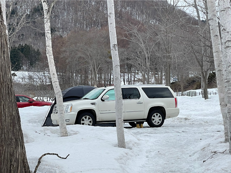 エスカレードのエスカレードESV・キャンプ・車中泊・冬・冬キャンプに関するカスタム事例の投稿画像1枚目
