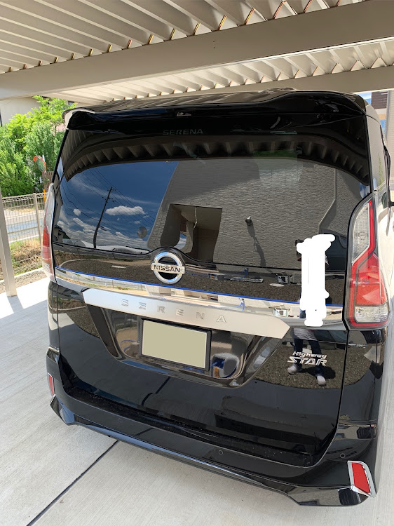 セレナのkanzy工房ハイマウントエンブレムプレート・SERENA・自己満足に関するカスタム事例の投稿画像3枚目