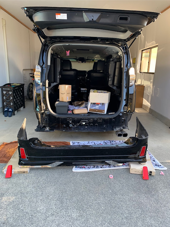 ヴェルファイアのLEDリフレクター取り付け・モデリスタエアロ・ヴェルファイア・シェアスタイルに関するカスタム事例の投稿画像1枚目