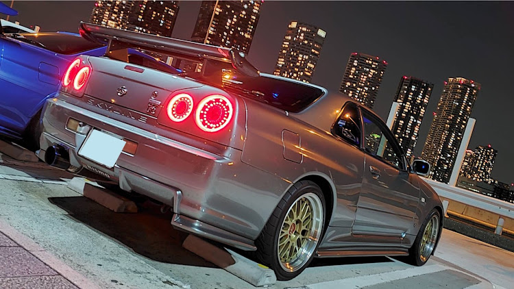 スカイライン GT-RのGTR34・シルバー・ドライブ・スカイラインに関するカスタム事例の投稿画像1枚目
