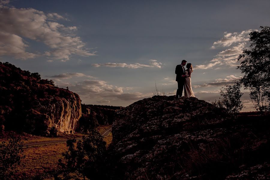 Fotógrafo de casamento Costin Tertess (costintertess). Foto de 24 de outubro 2021