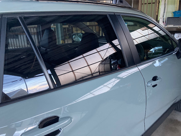 RAV4のスカッフプレート・ドアモールに関するカスタム事例の投稿画像2枚目