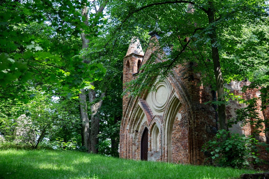 Arkadia, Dom Gotycki, Polska