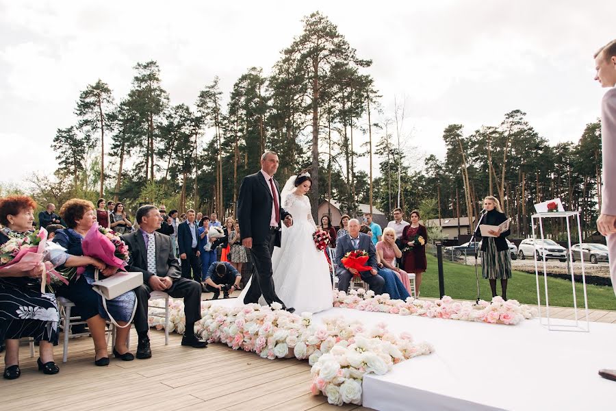 Fotografo di matrimoni Oksana Denisova (999oksanka999). Foto del 22 maggio 2020