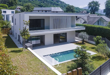 House with pool and terrace 10