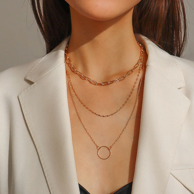 Normcore Style dames halsketting met open cirkel, dubbele accessoire, een stijlvolle en minimalistische accessoire voor elke outfit.
