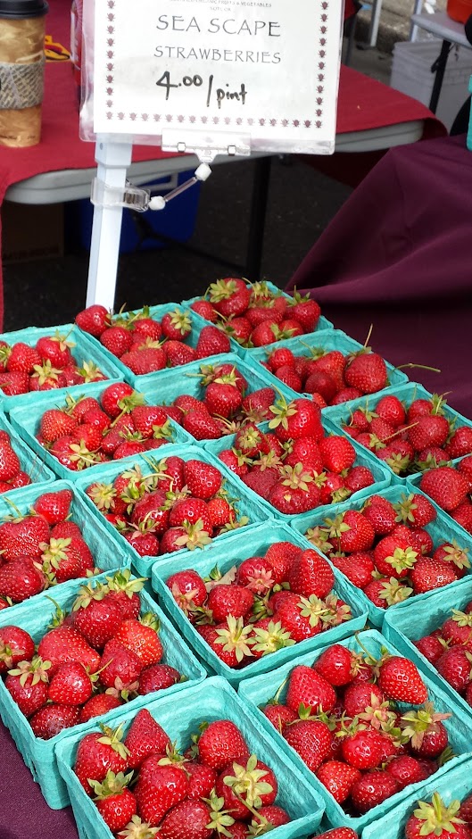 Oregon Strawberries at the Portland Farmers Market.