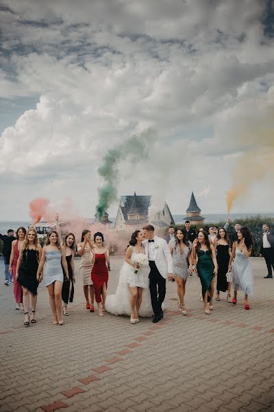 Fotógrafo de casamento Vladut Tiut (tvphoto). Foto de 4 de junho 2023