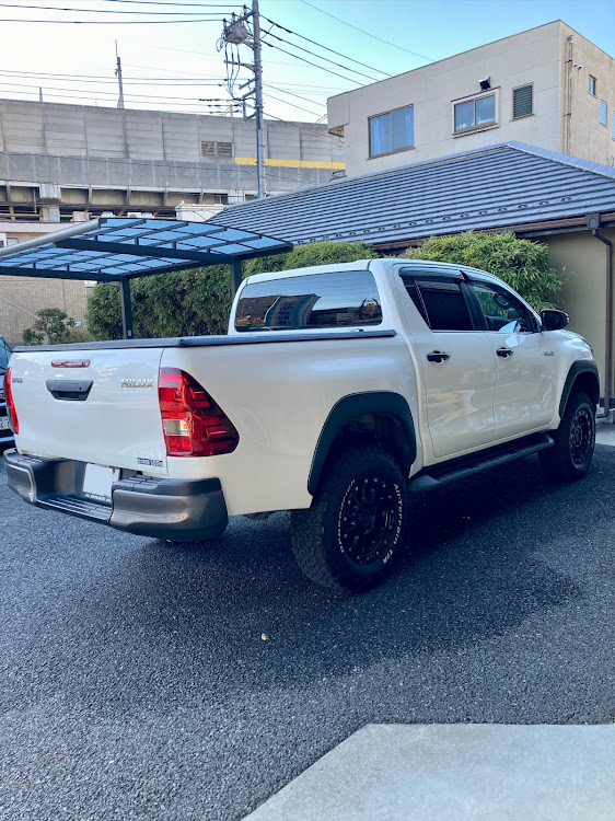 ハイラックスのハイラックスリフトアップ・ハイラックスカスタム・今年もよろしくお願いします・洗車・ハーレーダビッドソンに関するカスタム事例の投稿画像1枚目