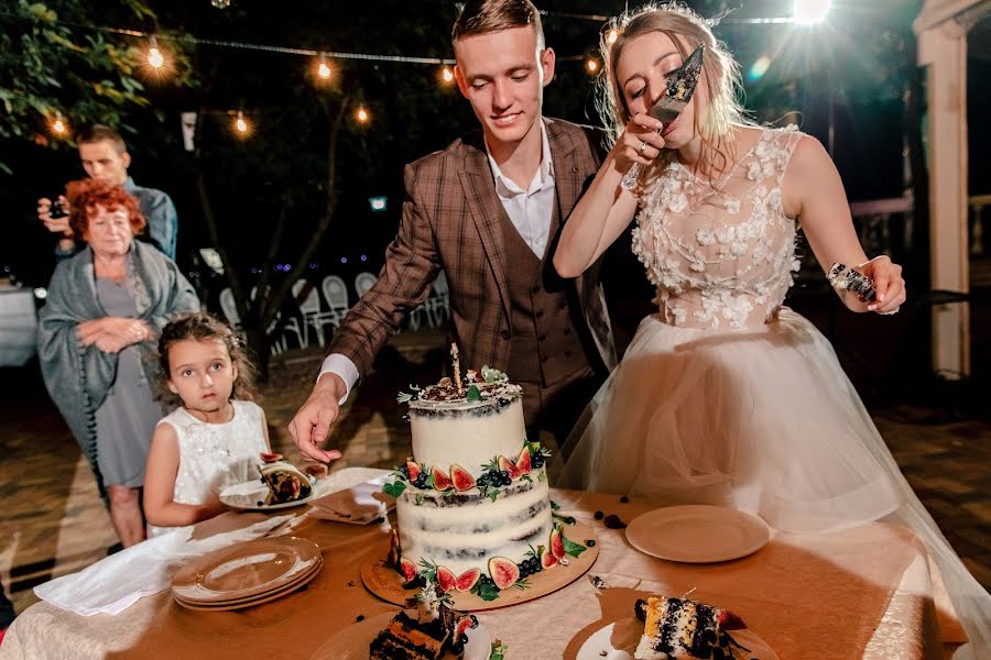 Wedding photographer Ekaterina Chernenko (chernenkoek). Photo of 19 October 2019