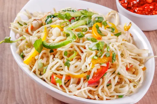 Classic Hakka Noodles