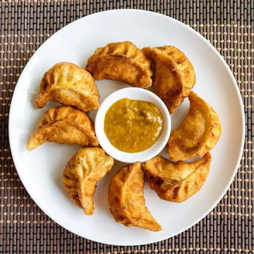 Chicken Fried Momos With House Momos Chilli Dip And Mayonnaise Dip