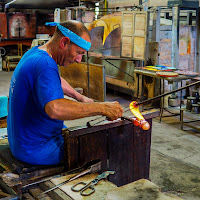 Lavorando il vetro di Murano  di joni