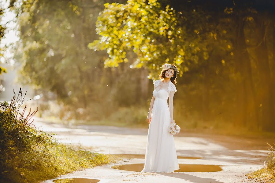 Wedding photographer Tolik Boev (tolikboev). Photo of 24 September 2013