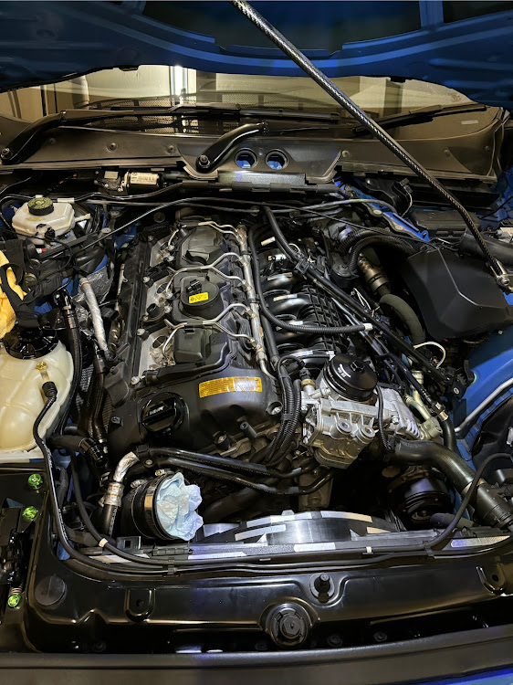 1シリーズ ハッチバックのバルブカバーガスケット交換・N55・ブラシ洗車に関するカスタム事例の投稿画像3枚目