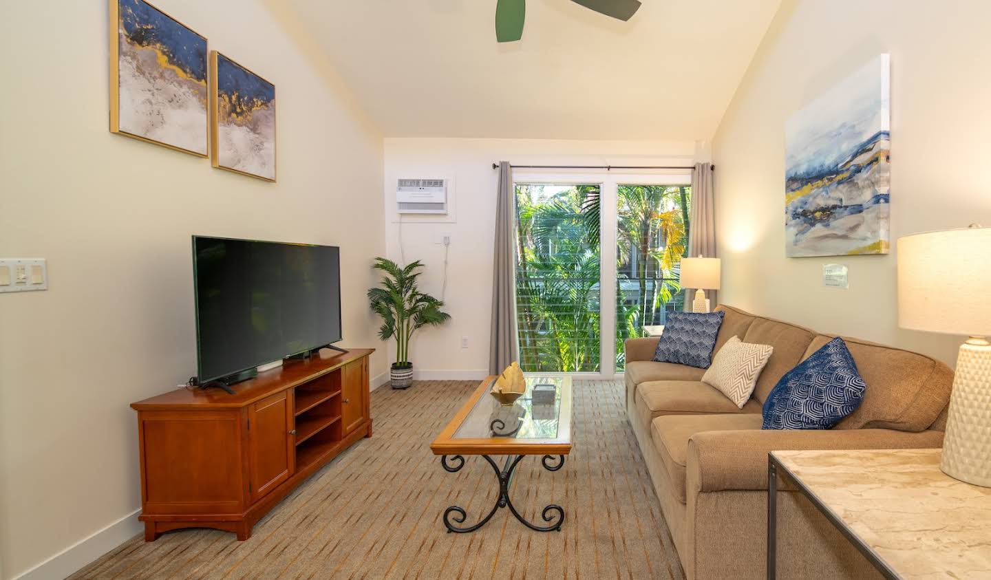 Apartment with pool Lahaina