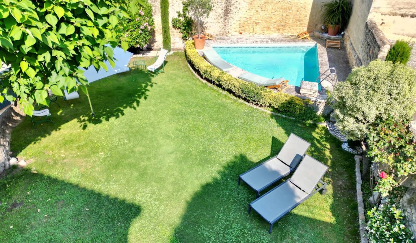 House with pool and terrace Uzès