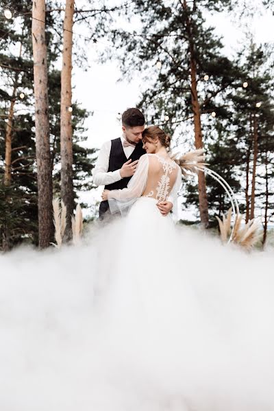 Wedding photographer Sasha Ovcharenko (sashaovcharenko). Photo of 15 April 2022