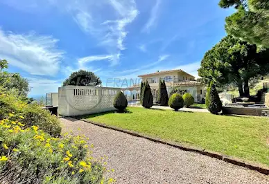 Villa avec piscine et jardin 13