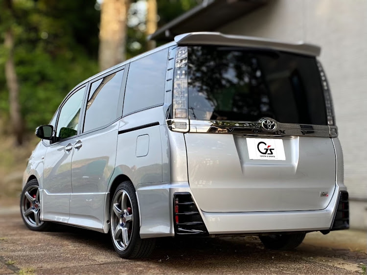 ヴォクシーのヴォクシーG's・G's・VOXY・シルクブレイズ・リアバンパーダクトカバーに関するカスタム事例の投稿画像2枚目